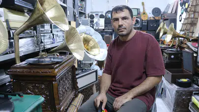 Adana'da Tarihin Sesini Tamir Eden Gramofon Ustası