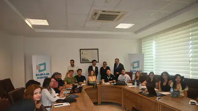 Akdeniz’de İHA Eğitimi Sürüyor: Protokolden Kursiyerlere Başarı Dileği