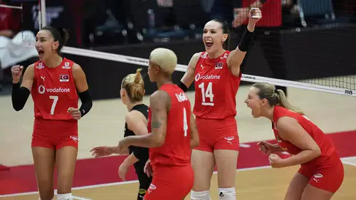 Filenin Sultanları İtalya Karşısında Final Karşılaşmasına Çıkıyor