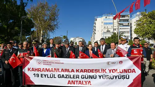 Antalya 19 Eylül’de Gazilerini Unutmadı! Yürüyüş Törenle Taçlandı