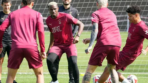 Victor Osimhen Sahalara Dönüyor