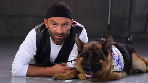 Ünlü Oyuncunun Havalimanında Başına Gelenler Olay Oldu