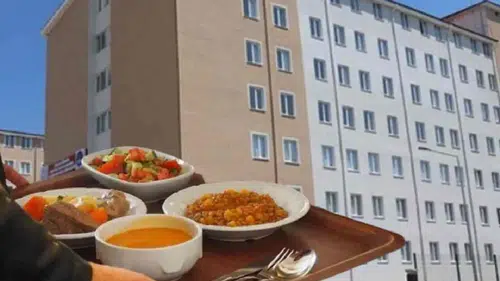 80 Öğrenci Dehşeti Yaşadı: KYK Yemekleri Zehirledi! Açıklama Geldi