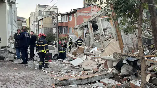 Kocaeli Gebze’de 6 Katlı Bina Çöktü! Enkazda 5 Kişi Kaldı