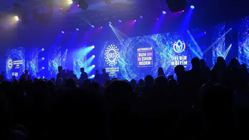 Eğitimciler İlham Verici Sempozyumla Antalya’da Bir Araya Geldi