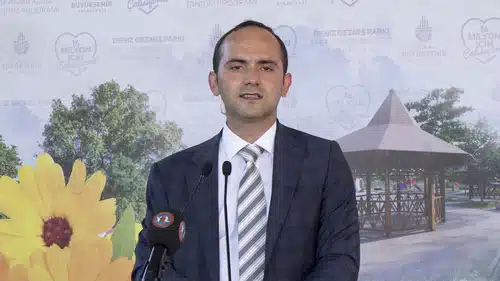 İBB iddianamesinde büyük skandal: Tutuklu Tayfun Kahraman’a “firari” yazdılar!