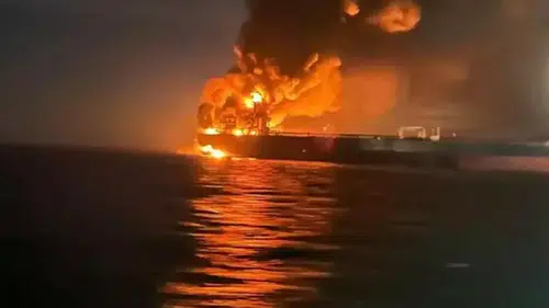 Gemi Vuruldu, Alevler Yükseldi: Karadeniz’de Saldırı Anı Görüntülendi