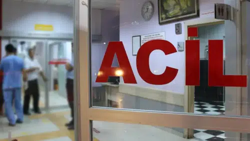 İlkokulda Zehirlenme Paniği:Okul Yemeğinden Sonra 25 Öğrenci Fenalaştı