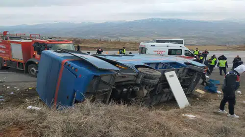 Sivas’ta Antalya Cezaevi Aracında Can Pazarı! Neden Kaza Yaptı?