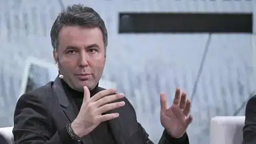 Mehmet Akif Ersoy, Savunma Ekibini Değiştirdi