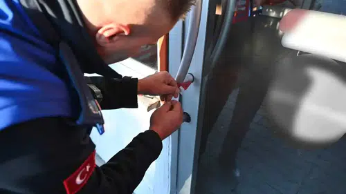 Isparta’da Ruhsatsız Dönercide Sağlık ve Hijyen Faciası!