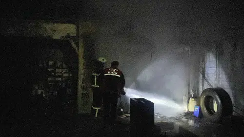 Burdur'da Alevler Sanayi Sitesini Sardı: İtfaiye Zamanla Yarıştı!