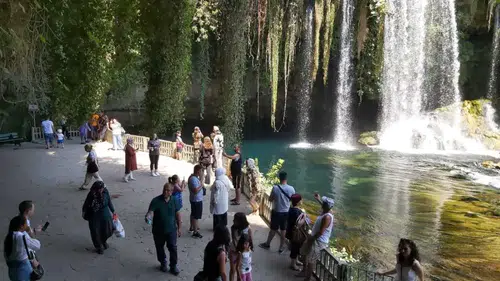 Antalya’nın Doğa Harikası Düden Şelalesi 2025’te Rekor Kırdı