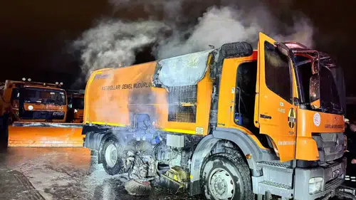 Isparta’da Alev Alan Karayolları Kamyonu Küle Döndü!