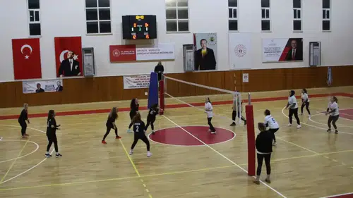 Kumluca’da Öğretmenler Voleybol Turnuvası Sona Erdi