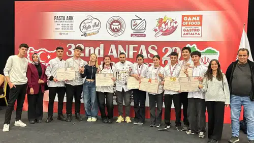 Ispartalı Öğrenciler Antalya’dan Ödüllerle Döndü