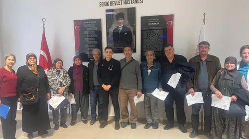 Serik’te Mezuniyet Sevinci: Katılımcılara Diploma Verildi