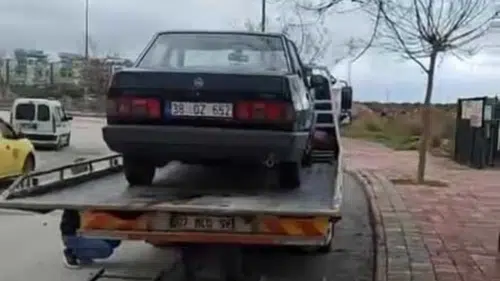 Bir Yorumun Bedeli Ağır Oldu: 1991 Model Arabası Otoparka Çekildi