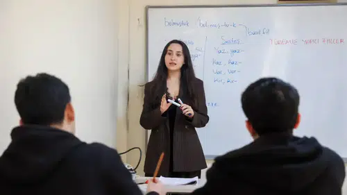 Antalya’da Gençlere Ücretsiz Üniversite Hazırlık Desteği