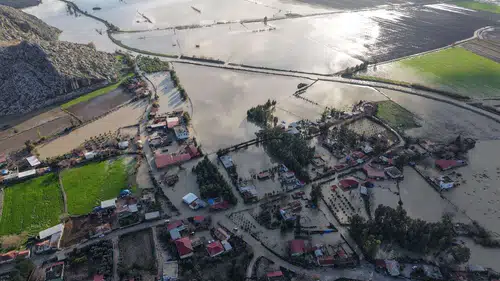 Adana'da 119 kilogram yağış sel getirdi! Selin boyutu havadan görüntülendi