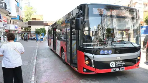 Büyükşehir Düğmeye Bastı: Antalya'da O Saatler Arası Ulaşım Ücretsiz Oldu!