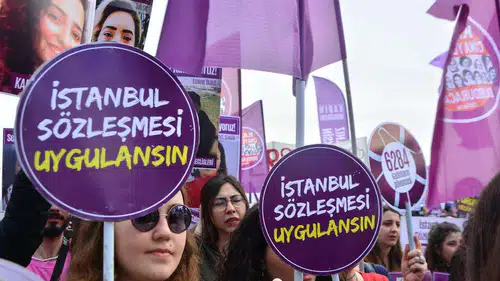 Kadın Cinayetlerinde "Acı" Grafik: İstanbul Sözleşmesi Çekildikten Sonra Neler Değişti?