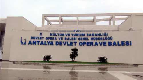 Antalya’da Perdeler Dünya Sanat Klasikleriyle Açılıyor