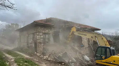 Burdur Köylerinde Yıkım Operasyonu! 10 Ev Yerle Bir Oldu