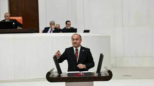 Özgür Karabat kimdir? Hangi partiden? Özgür Karabat nereli? Kaç yaşında?