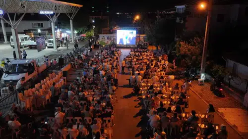 Isparta’da Açık Hava Sineması Keyfi Vatandaşları Mest Etti