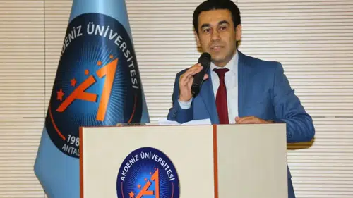 Akdeniz Üniversitesi’nin Ünvanını İptal Ettiği Altunkaya’ya Hüsnü Bozkurt’tan ‘Çakma Profesör’