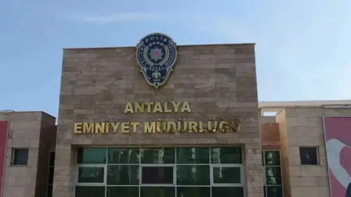 Derbi Coşkusuna Kan Bulaştı: Antalya Polisi Saldırganı Kıskıvrak Yakaladı!
