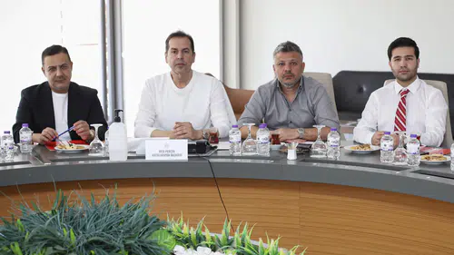 Antalyaspor’da Yönetimden Futbolculara Moral Çıkarması!