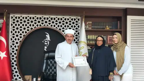 Alanya’ya Tatile Gelen Alman Misafir Adı Samira Olarak Değiştirdi