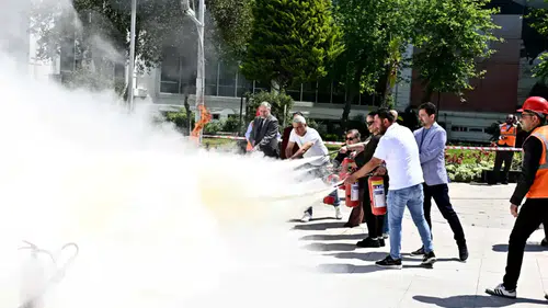 Muratpaşa'da Alevlere Karşı 45 Derecelik Müdahale Gerçekleşti