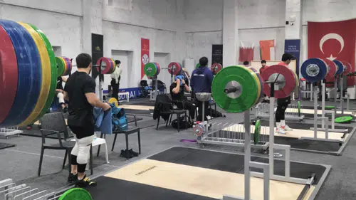 Dünya Halterinin Kalbi Manavgat’ta Atıyor: 6 Ülke, 60 Sporcu Olimpiyat Hedefiyle Kampta!