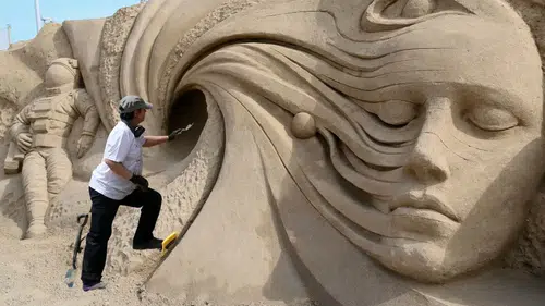 Lara'da 10 Bin Ton Kumdan 200 Dev Eser