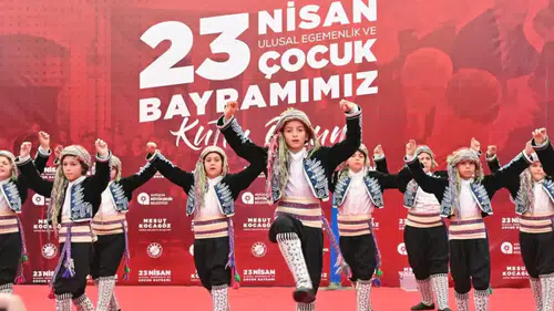 Kepez'de 23 Nisan 5 Gün Sürecek Dev Şenlik Başlıyor