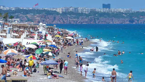 Tatilciler 9 Günlük Bayram Tatili'nde Antalya'ya Akın Etti