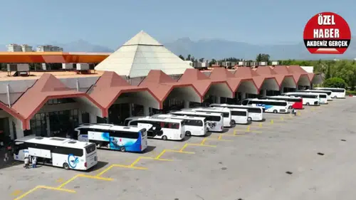 Antalya Otogarı’nda Bayram Mesaisi: Günde 200’den Fazla Otobüs Kalkıyor