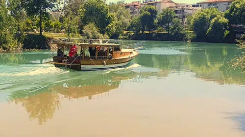 Manavgat Irmağı'nda Korkutan Manzara: Masmavi Su Çamura Bulandı!