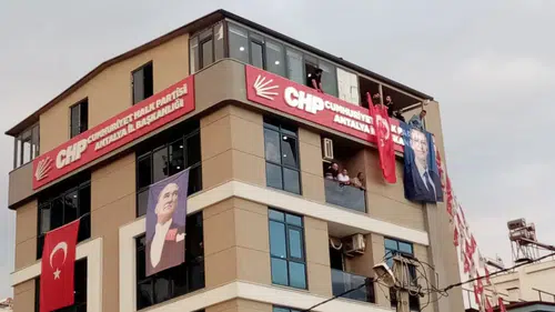 "Mutlak Butlan" Kararı Sonrası CHP Antalya'ya Destek Yağdı