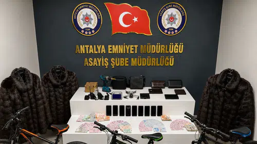 Müşteri Gibi Keşif Yaptılar: Telsizli Şebeke Kıskıvrak Yakalandı!