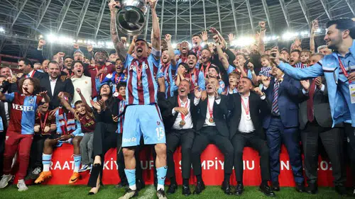 Ziraat Türkiye Kupası Sahibi Trabzonspor Oldu! Kupayı Antalya'da Kaldırdı