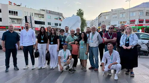 Kemer Sokaklarında Heykel, Resim ve Müzik Ziyafeti!