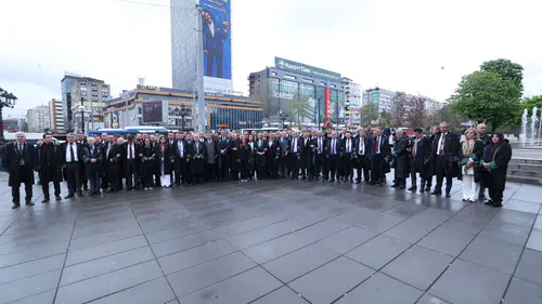 Antalya Barosu TBMM Önünde: Avukata Şiddete Karşı Ankara'da Tarihi Yürüyüş!