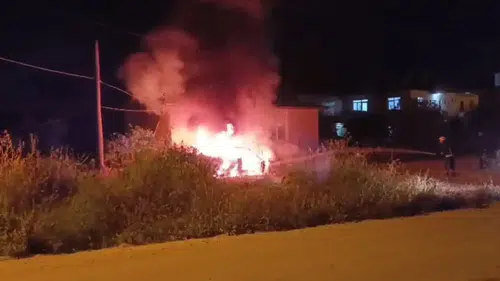 Serik’te Park Halindeki Otomobil Alevlere Teslim Oldu