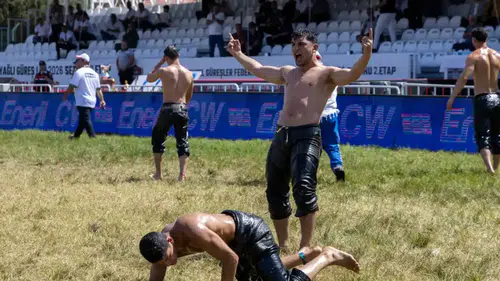 Manavgat’ın Genç Pehlivanları Er Meydanını Titretti