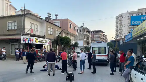 Serik’te Güvenlik Kamerasına Yansıyan Motosikletler Kazada 3 Yaralı