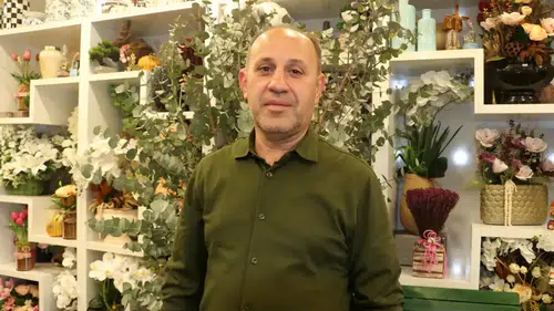 Çiçekçilerde Mesai: Antalyalılar Hediye Alsa da Çiçekten Vazgeçmiyor